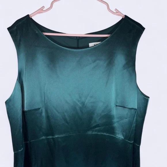 Henning Elegant Sleeveless Green Midi Dress - Picture 3 of 6